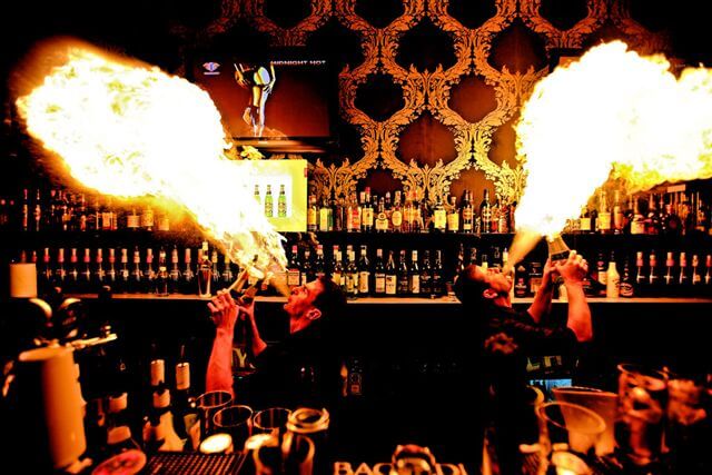 hoc Flair Bartender Van Lang